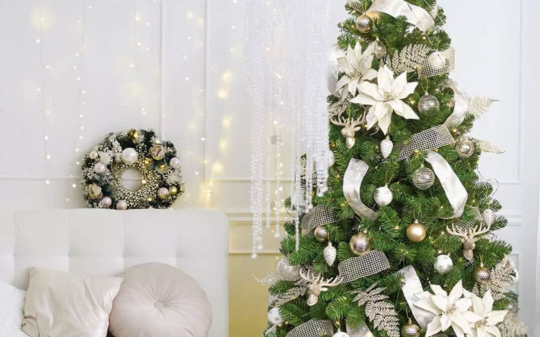 Find of the Day! Pre-Decorated Christmas Tree